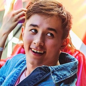 Yan Reyzen Headshot 2 of 6