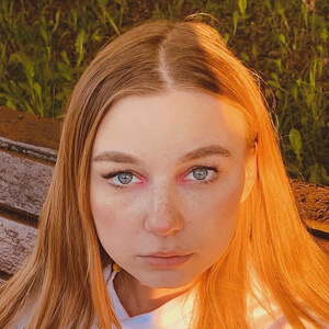 Yana Zenina Headshot 3 of 6