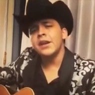 Singers born in Mexico